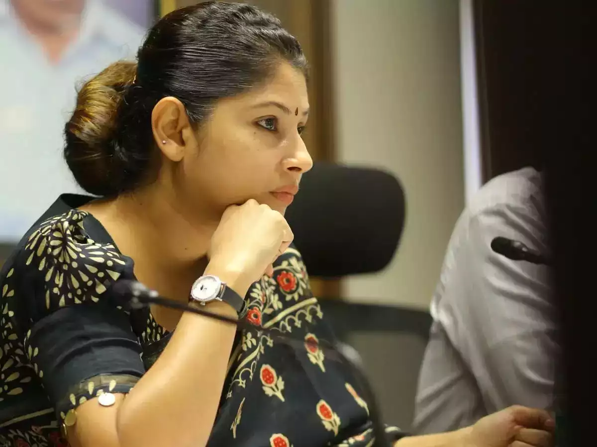 IAS Smita Sabharwal 2024: देश की सबसे खूबसूरत IAS अफसर, 23 साल की उम्र में बनीं IAS, सीएम दफ्तर में नियुक्ति मिली Full Information 6 IAS Smita Sabharwal