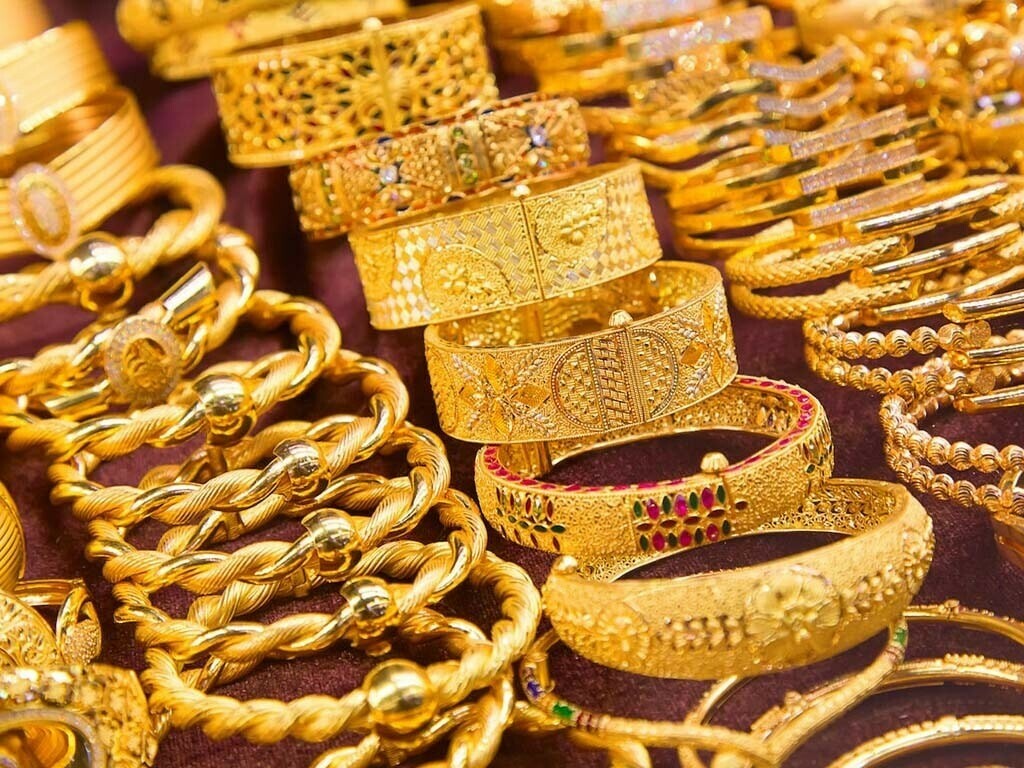GOLD PRICE TODAY NEWS UPDATE 2024: सुबह सुबह ही सोने की कीमतों में हुआ उलटफेर, 10 ग्राम सोने की कीमत जानकर खुशी से झूमे लोग, जाने आज का ताज़ा रेट 4 GOLD PRICE TODAY NEWS UPDATE