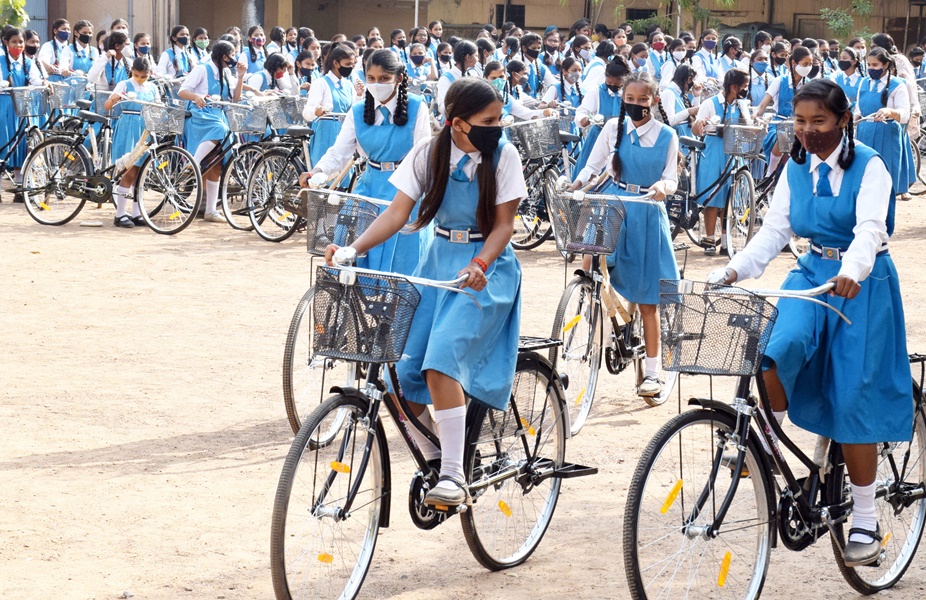 Bihar Cycle Poshak Yojana 2024: 74 लाख छात्र-छात्राओं को साइकिल-पोशाक की राशि भेजी गयी, सिर्फ इन लोगों को मिलेगा Full Information 4 Bihar Cycle Poshak Yojana